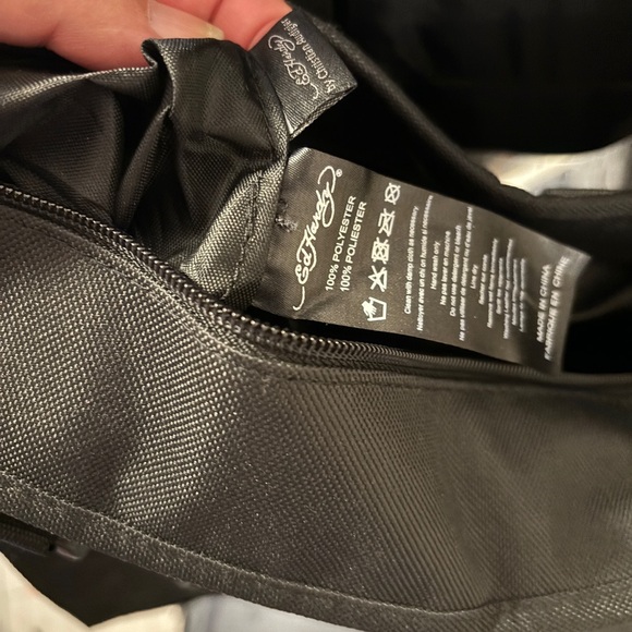 An Ed Hardy messenger bag. - Picture 5 of 6